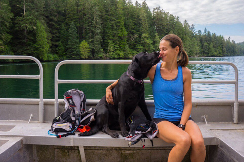 rumon's tweet image. Happiness is…

…meeting new friends on the trail. 

From @jenniesprigings' West CoastTrail FKT thru-run this summer.