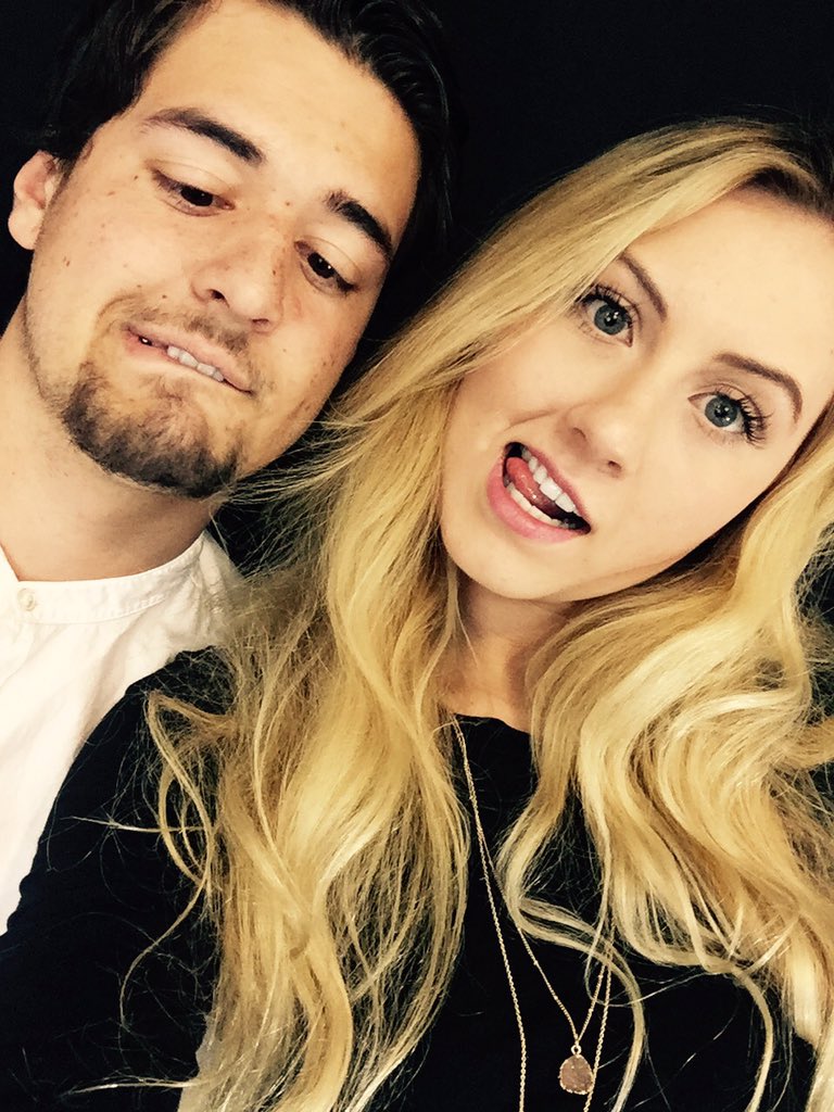 chizzyychayy's tweet photo. Happy birthday to this beautiful goof of mine🎉❤️ 20 looks good on you! https://t.co/RRuvEE8PiO
