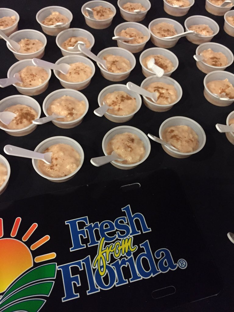 JazminsVoyage's tweet photo. Anybody that kns me kns I am an arroz con leche fan. these w/ guava from @PastelGuayaba won me! Delicious! #SugaPie https://t.co/uGTCaSjV5E