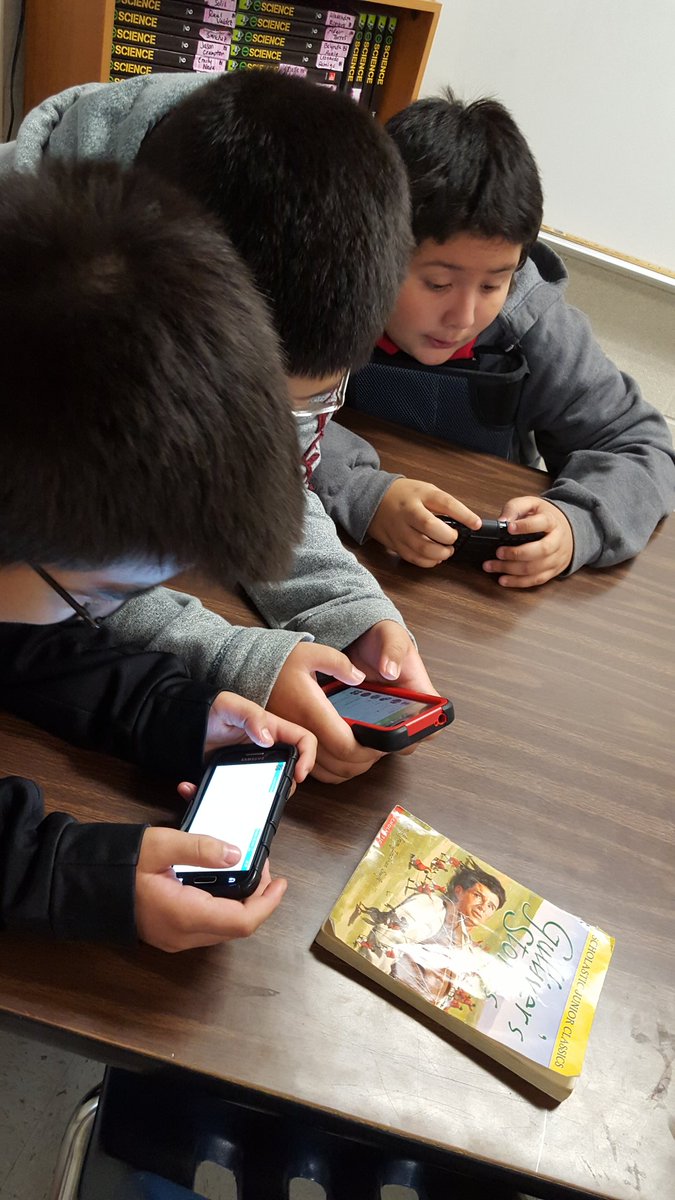 miller6_1's tweet photo. Students strengthening their computer science skills through coding! @EscamillaInt @AldineISD #HourOfCode https://t.co/lZzyt96aWV