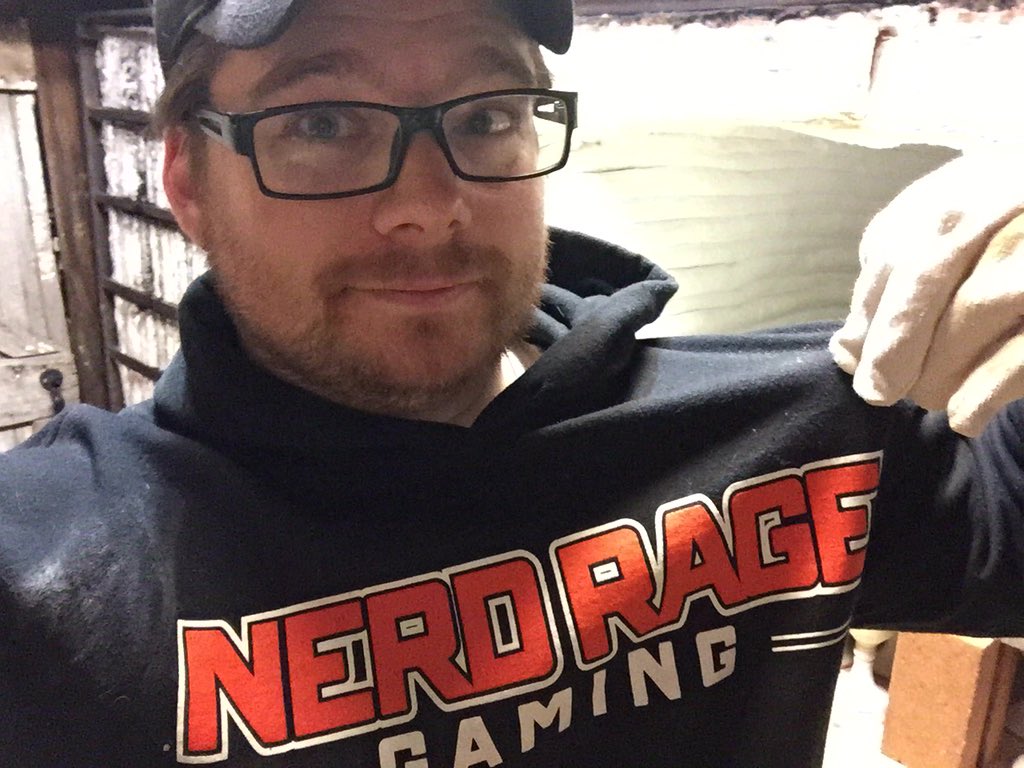 KaolinTiger's tweet photo. Working late, but I know who I am rooting for! #TeamNRG #SCGINVI @cwscherer @scglive https://t.co/LX4C2QwKjg