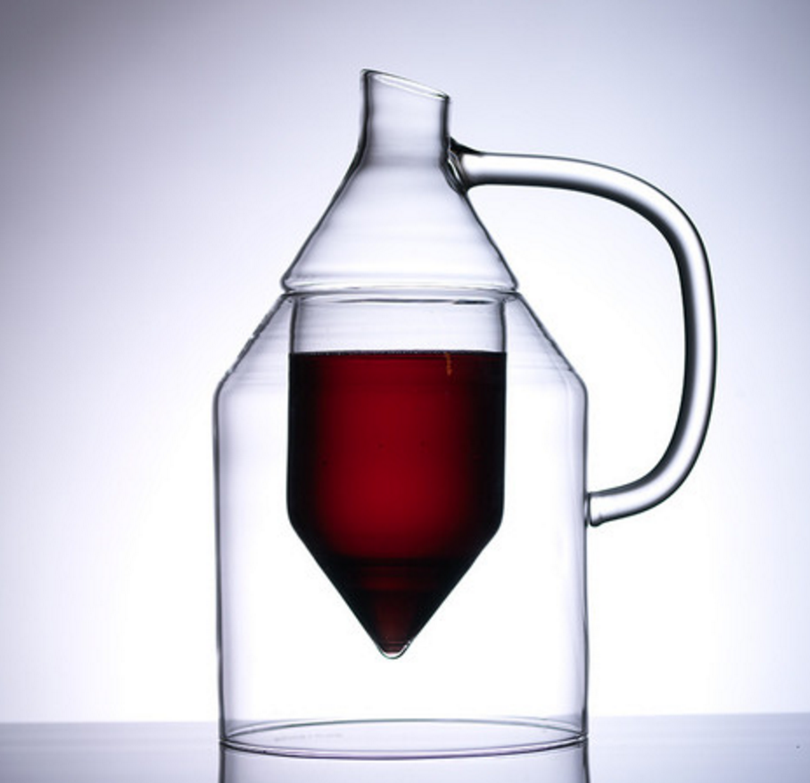 MIWineTrail's tweet photo. Wine lover's holiday gift #2: the @vesselltd "Uplifting Carafe" https://t.co/fjzRKhHgLE https://t.co/OU0mMyzlO3