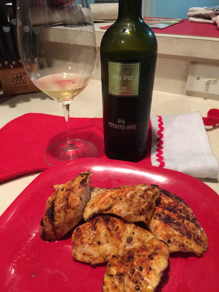 #Ippolito1845 #Ciro bianco just lovely! #GrecoBianco floral elegance w/ citrus/white peach #AlbarelloWines