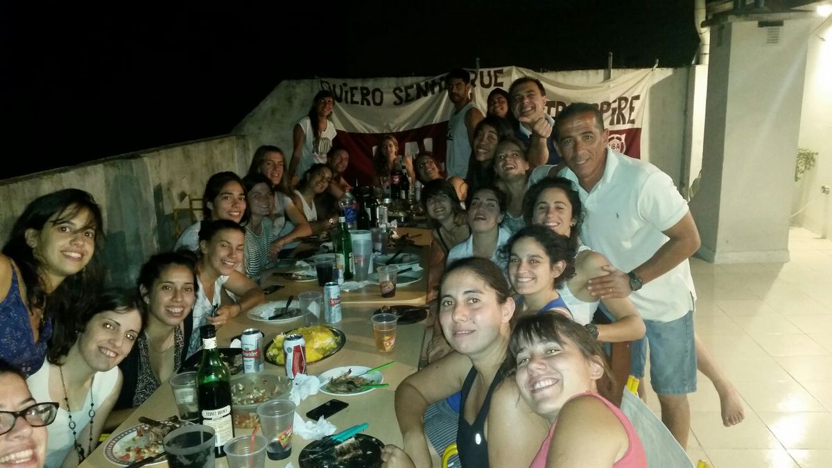 No podía faltar el cordero despedia y los premios a lo mejor del año. #VamosUBA