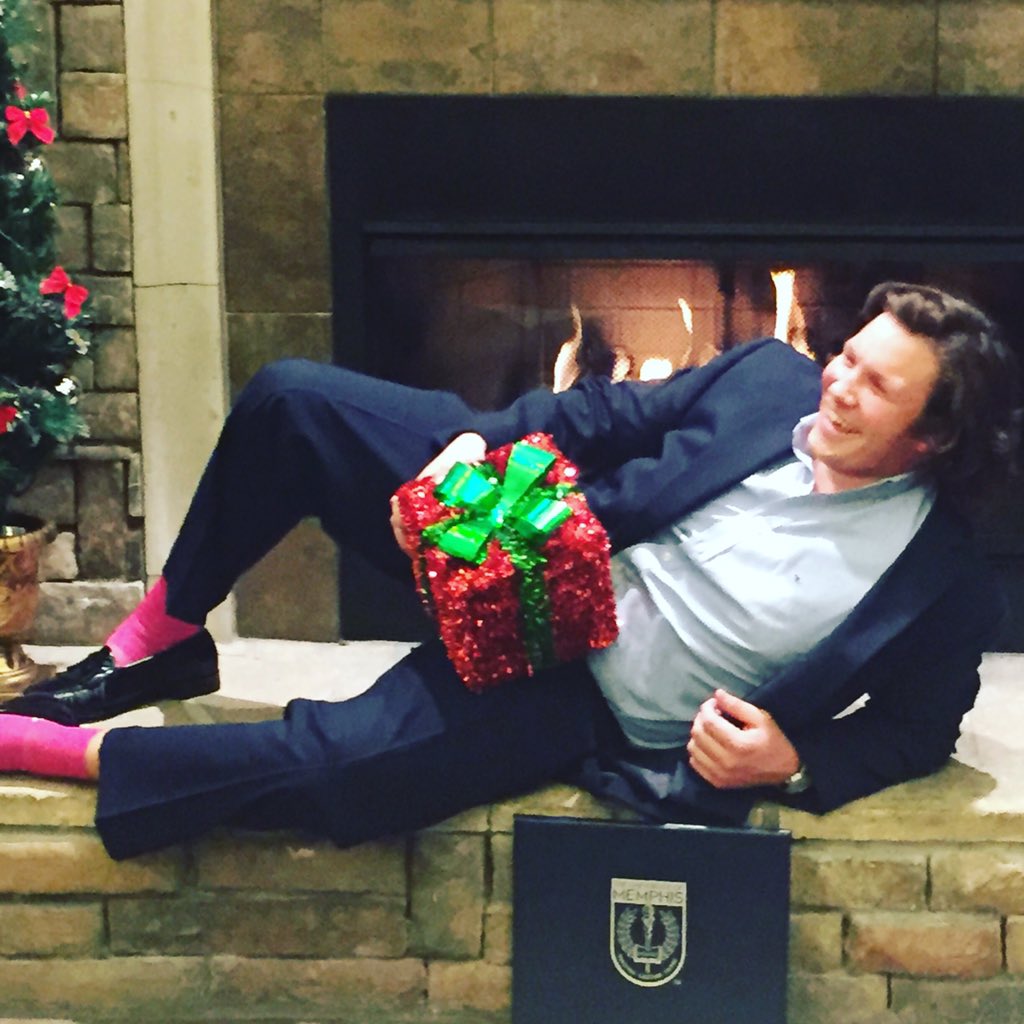schuylerobrien's tweet photo. I got something real important to give you. #dickinabox #memphisgrad2015 #GoTigersGo #jimmyfallon https://t.co/urU6Sg82EX