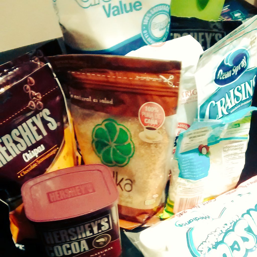 Whiteliphant's tweet photo. Guess who's spending next week #baking cookies for gift-giving? 🍪✨🎄🎁 https://t.co/1zZCGeEItI