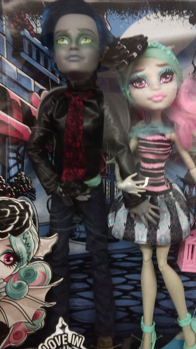 kenneth_swanson's tweet photo. #MonsterHigh #inappropriatedolls https://t.co/kaoXwvjZb9