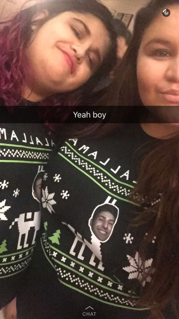 purplequeenM's tweet photo. Twaimz was such a sweet heart and I can't wait to meet him again come back to Florida soon #IssasHolidayParty https://t.co/lm0hK0IvQw