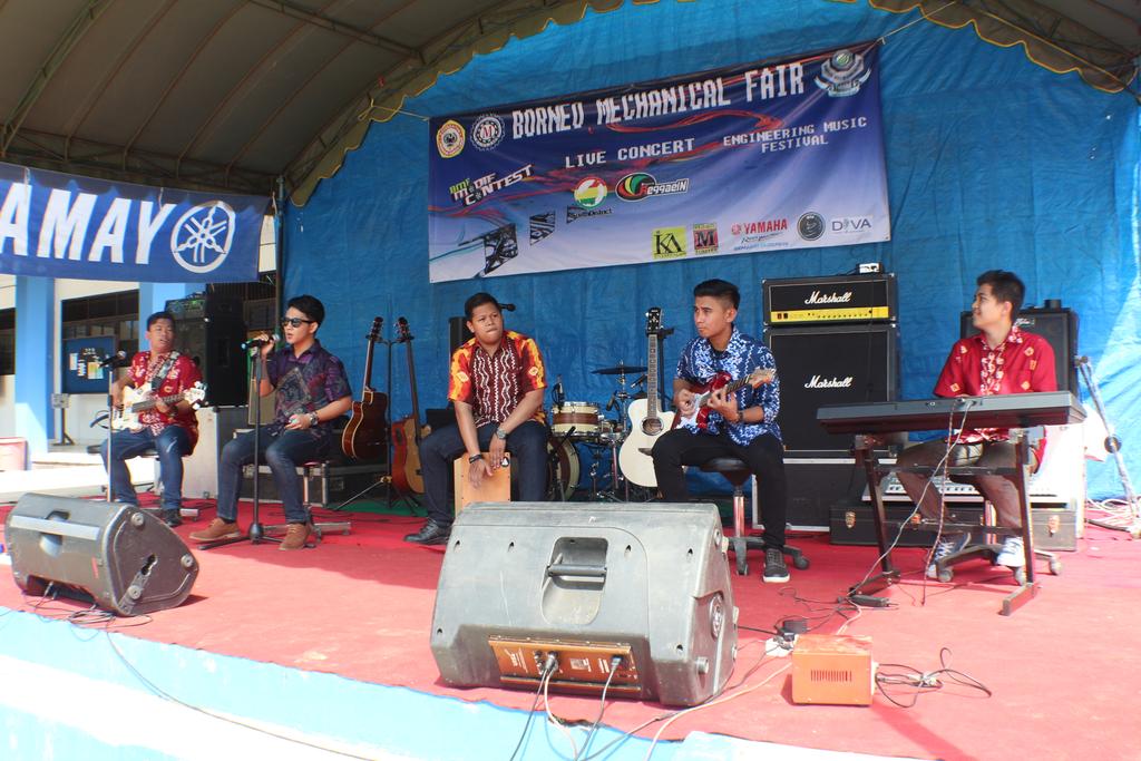 Flazz_Project's tweet image. Perform Dadakan @FakultasTehnikUnlamBanjarbaru