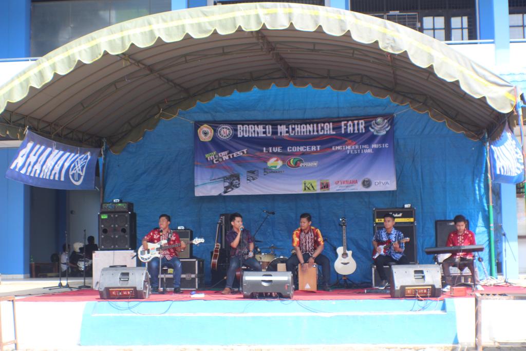 Flazz_Project's tweet image. Perform Dadakan @FakultasTehnikUnlamBanjarbaru