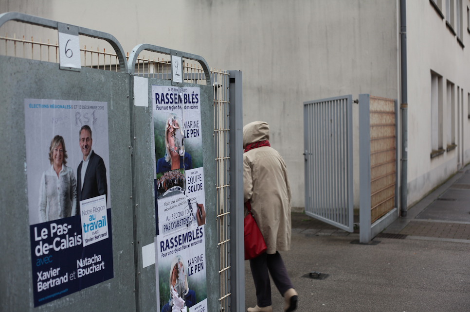 vicenewsFR's tweet photo. [Reportage] Le jour où Calais a finalement dit non au Front National : https://t.co/02oOxbSpda https://t.co/rY8lrPvJfl