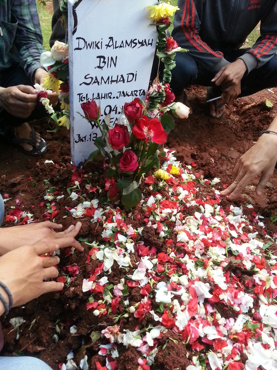 Tenang disana sahabat, i miss u bro :)