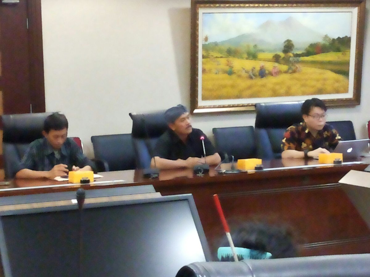 09.52 Gunretno JM-PPK: Kami sgt mencintai Bumi Pertiwi Indonesia #SemenNgapusi #JawaTolakSemen #Rembang #Lasem #Pati