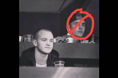 darlingxjb's tweet photo. @justinbieber the fandom loves ryan, babe come with us #WhoKnowsJustinBieber #WeLoveYouRyan https://t.co/WesRdaoji0