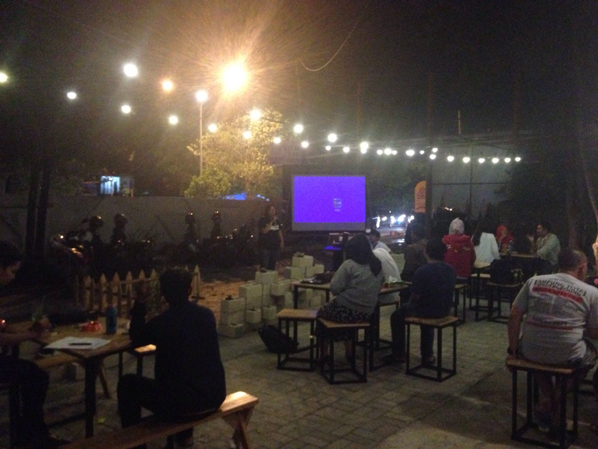 Seneng bgt ya klubnonton bisa aktip lagi.. Pemutaran pertama penontonnya asik banget