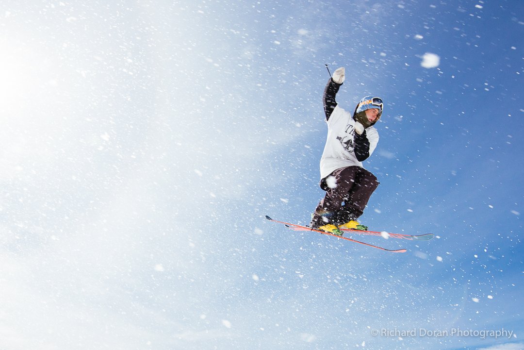 DoranoPhoto's tweet photo. Shredding - through the ice and snow #humanscanfly #skiing https://t.co/ZBrqxlrVuh