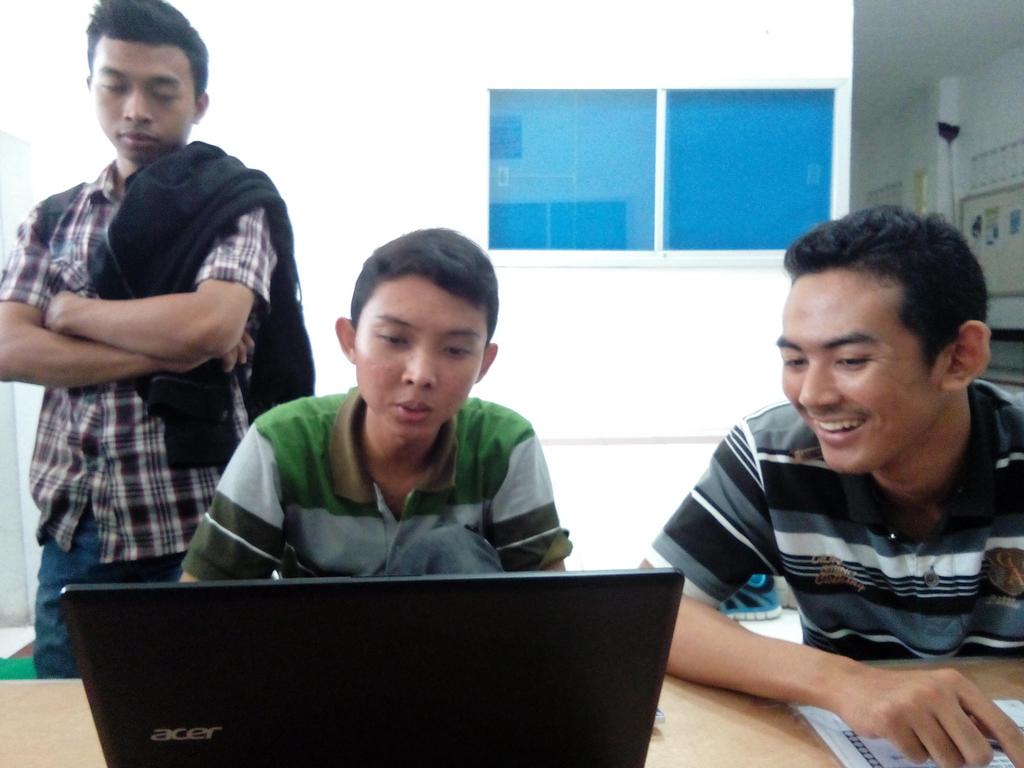 #himti_unim benerin proposal buat acara minggu depan. . .  Semangat kakak