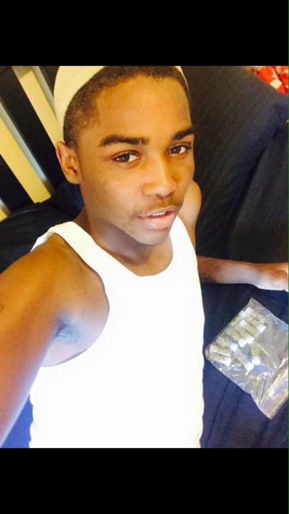 _lilmanii's tweet photo. shit not gonna be the same without you , RIP bro 🙏🏻rest well you gonna be missed , we love you dashon ❤️ https://t.co/PAWm52l2Vw