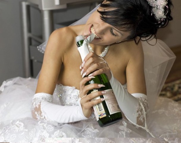 BAR_Brut_MOSCOW's tweet photo. Шампанское ... теплое, из мыльницы будете ??? - Конечно Да!  (PS. Мы рекомендуем насладится напитком в #BarBrut ) https://t.co/MovNeeiJ2H