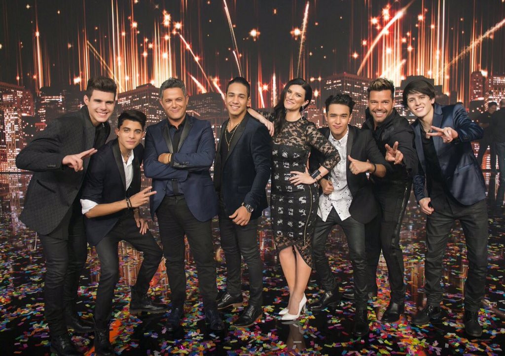 AlejandroSanz's tweet photo. Muchas gracias a todo el equipo de @labanda y enhorabuena a #CNCO mucha suerte https://t.co/4nxhluUxNN