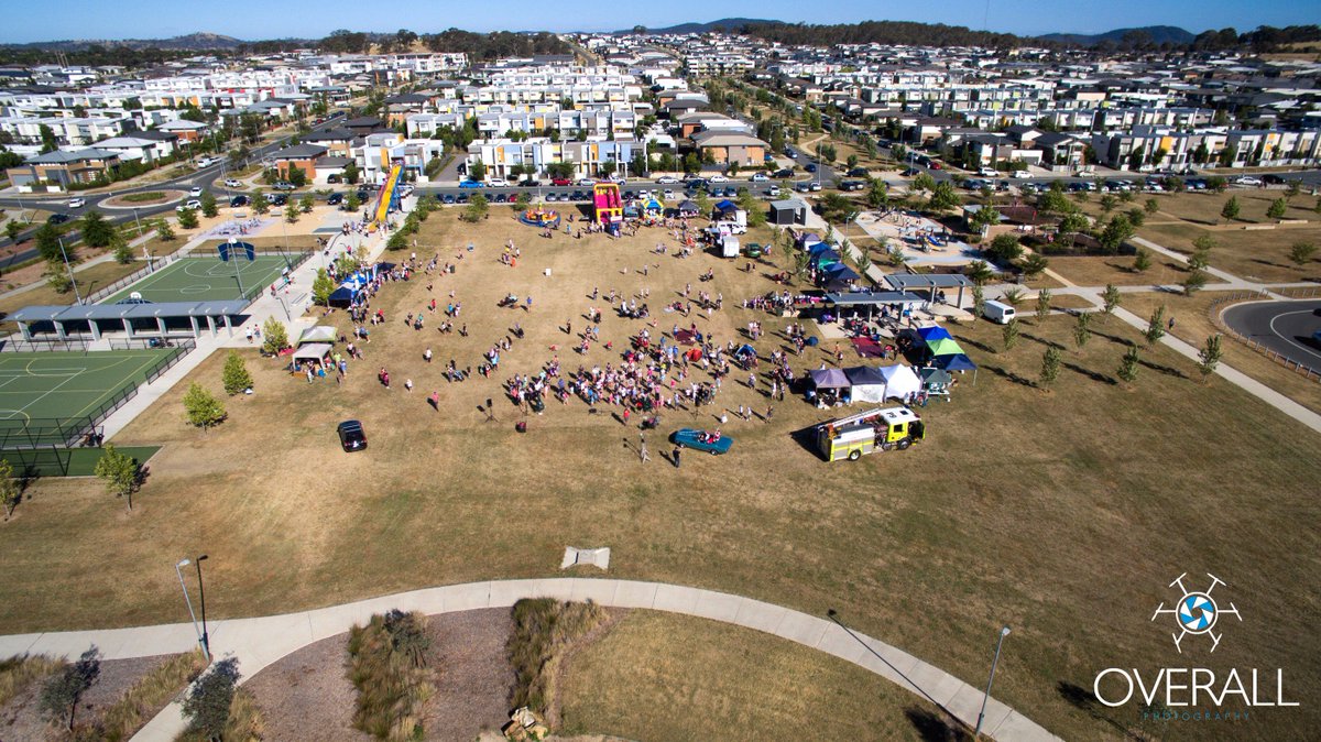 Thank you to <a href="/OvrllPhtgrphy/">Overall Photography</a> for taking this photo at the Christmas in the park in #Crace on the weekend. #Gungahlin