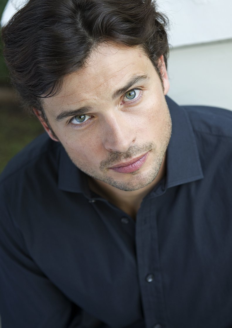 ( You guys can check out Tom Welling while I am away! 