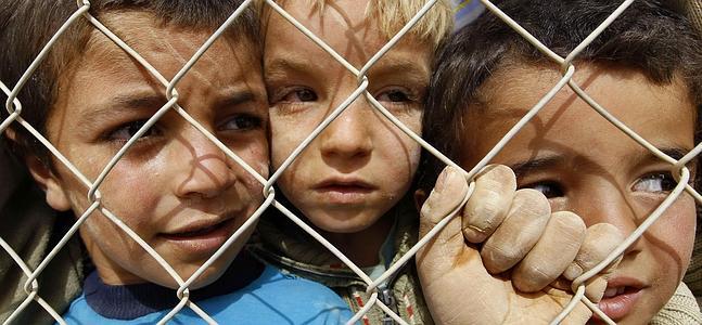 syrianrefugees2's tweet photo. #escolesrefugi Sus vidas son igual de importantes que las nuestras https://t.co/WMi8IiSxBb