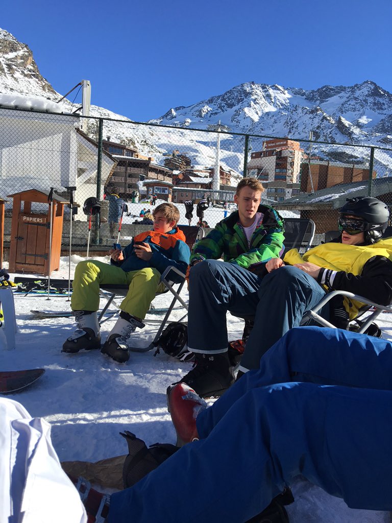 TowersHallSki's tweet photo. Beers at lunch for the boys 🍻 #TowersHallSkiTrip #VT https://t.co/UzQNVPq5qP