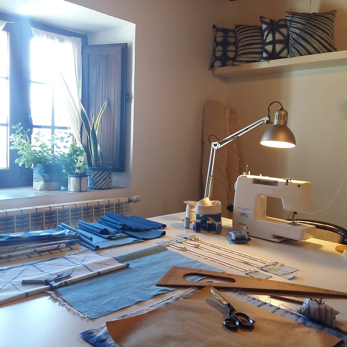 Tinctorea's tweet photo. Ya queda menos para que nazca la tienda de @Tinctorea  #SlowTextileConcept  #TintesNaturales  @MundoLanar https://t.co/QZtWiiIfVS