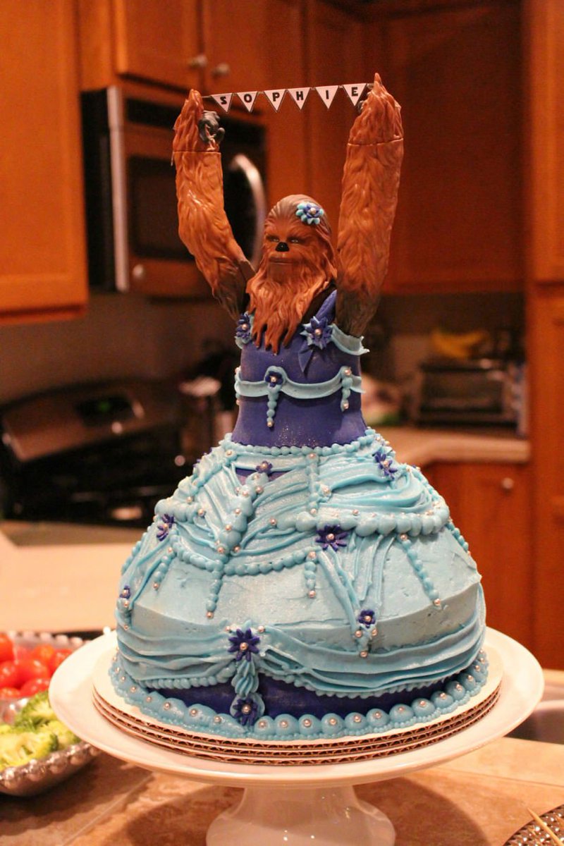 Sanspression Un Gateau En Forme De Princesse Chewbacca Pour L Anniversaire De Cette Petite Fille Starwars T Co Qvl69ekhxt