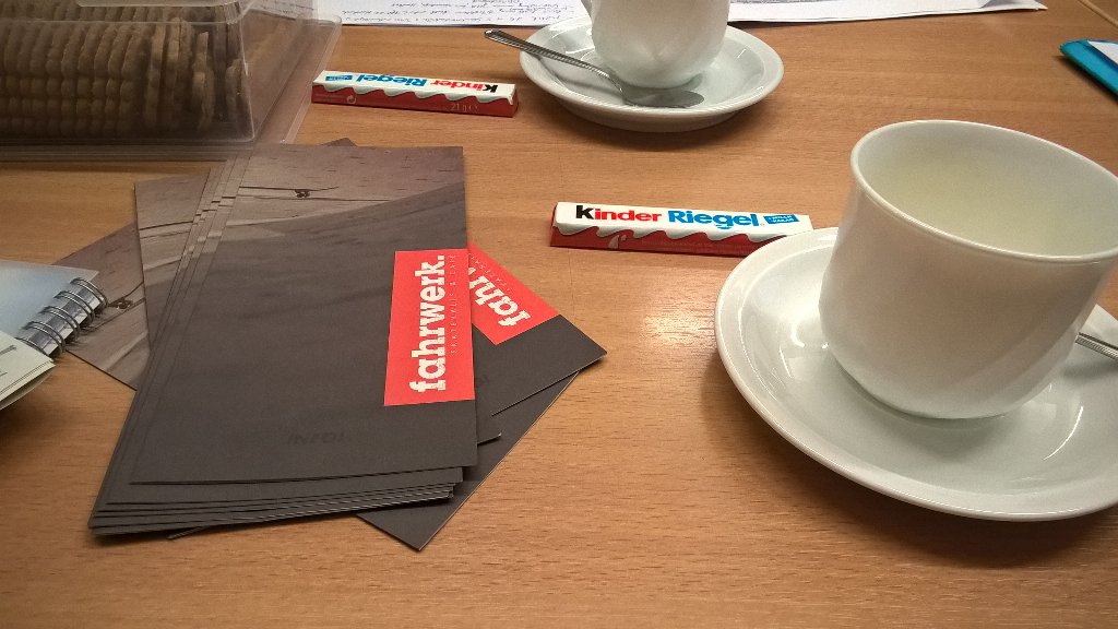 congrav's tweet photo. Und wieder geht es um ein Jahr #Zuschüsse der Stadt #Halle für unsere Jugendarbeit. #toitoitoi #hallerollt #fahrwerk https://t.co/eUYVhYoByM