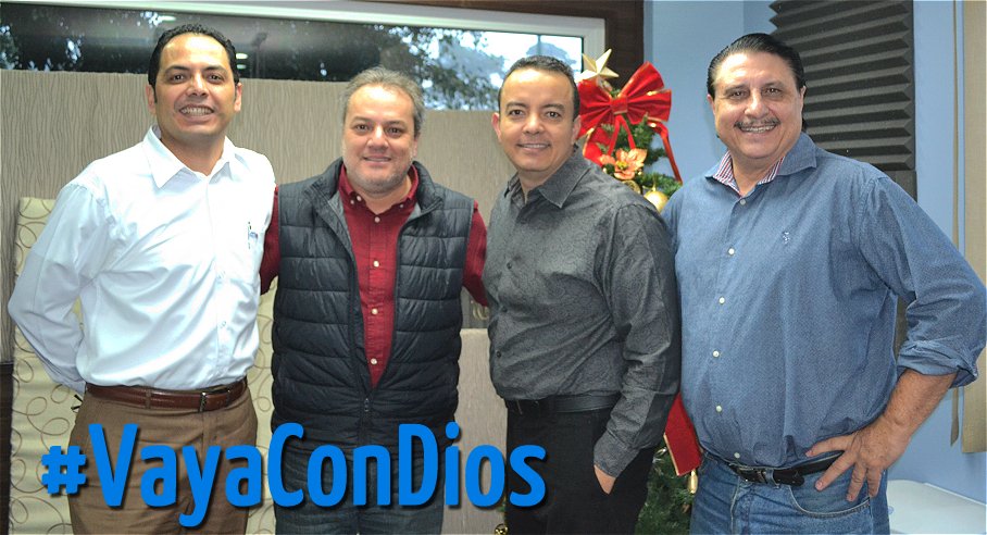 VayaConDios2015's tweet photo. Hoy en #VayaCOnDios: Anner, Vicente, Rony y Rodolfo.
¡Dios les bendiga! https://t.co/mgWikyvOwr