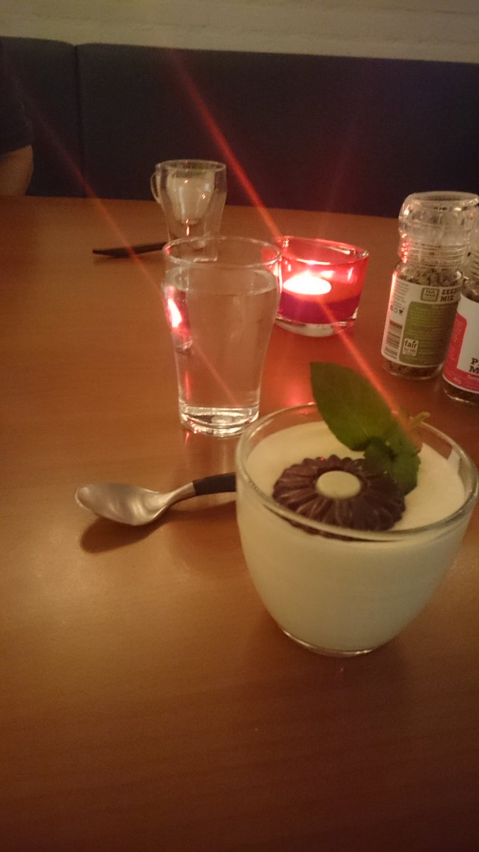 Het was weer lekker! De kakimousse bij de Klokketoren afgelopen week. Ben jij er deze week bij? Reserveer nu!