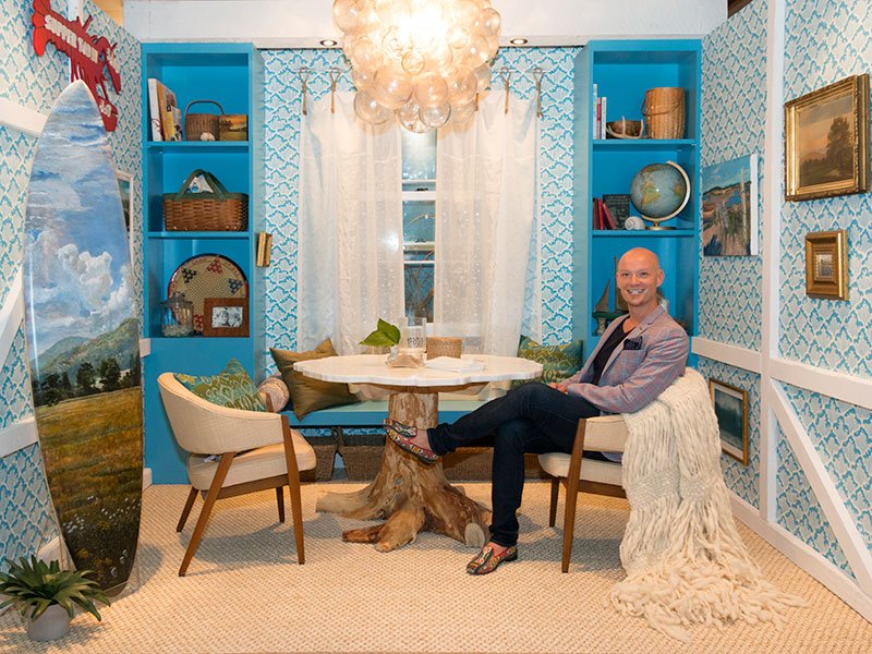 the fab <a href="/DBDEast/">Dine by Design East</a> room by <a href="/jonathanlegate/">Jonathan Legate</a> had a #surfboard painted by #NS artist <a href="/alanbateman/">Alan Bateman</a> eastcoastliving.ca/2015/12/dine-b…