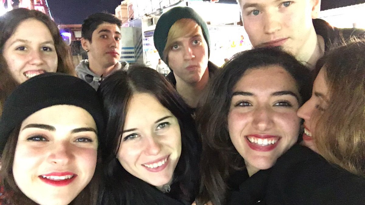 evajigglypuff's tweet photo. Las personas que valen la pena son aquellas que te la quitan ♡ https://t.co/nQ0LT0SIH9