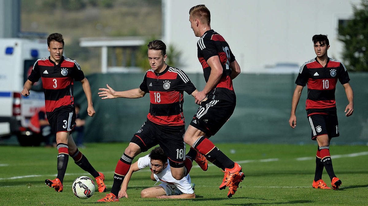 DFBNachwuchs's tweet photo. Winterturnier in Israel: #U18 spielt heute um 14 Uhr gegen die Ukraine -> https://t.co/StmVPZGRf6 https://t.co/29ByklmKmm