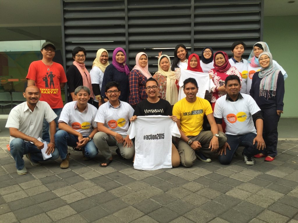 tatakujiyati's tweet photo. #Action2015 Indonesia evaluation workshop. Next works awaiting @hendgand @ratnayunita @AlissaWahid https://t.co/cpsmowpdLO