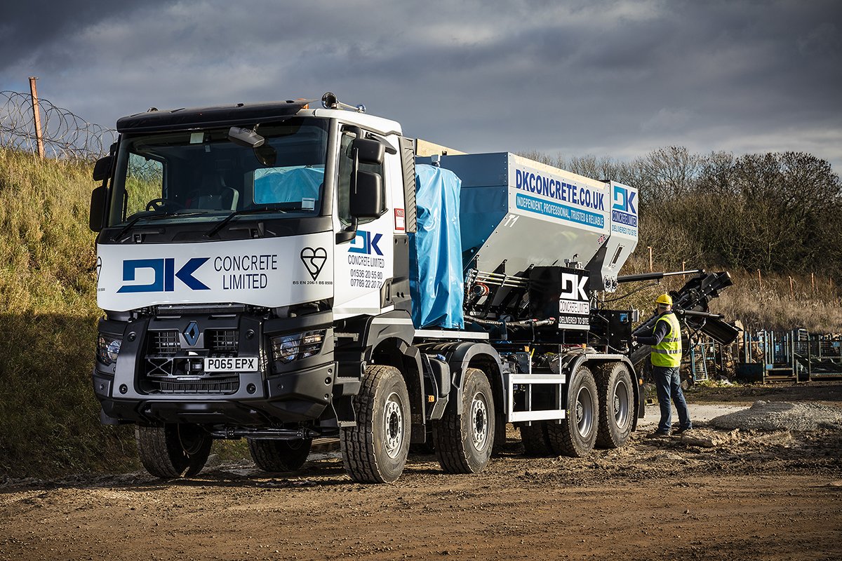 WillReeves71's tweet photo. Xact 21 Mixers choose @RenaultTrucksUK #RangeK for its extreme durability and load capacity https://t.co/JPTfwqBSw5