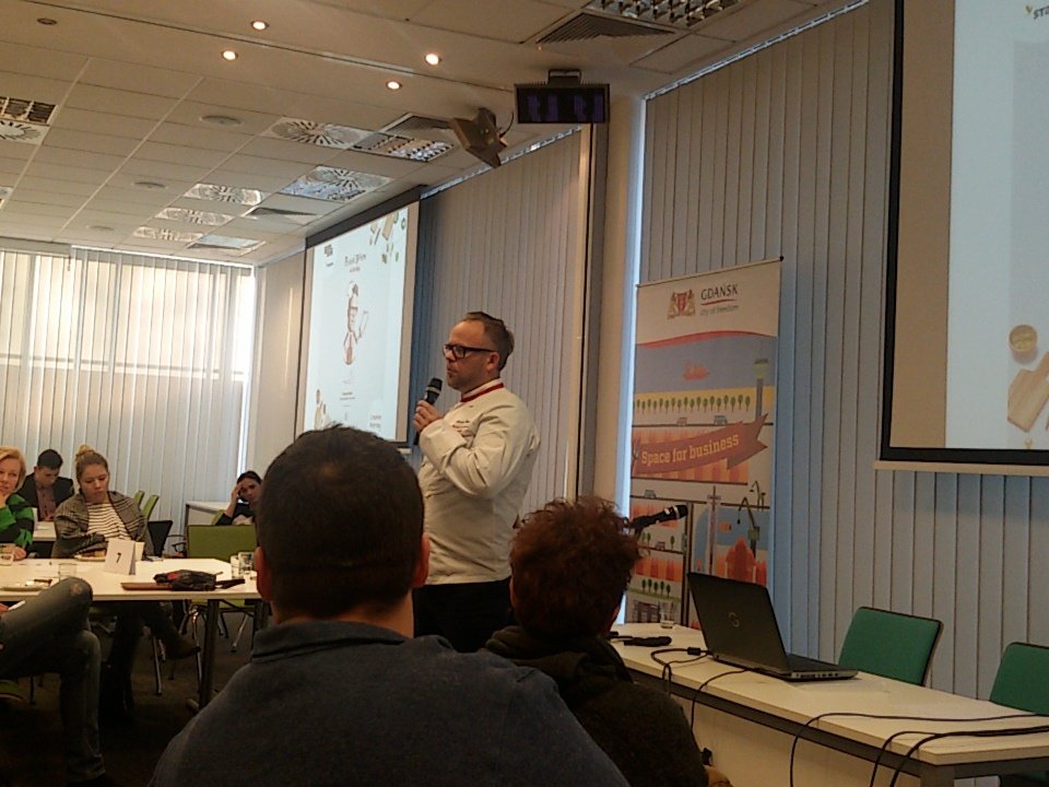 Seller_Game's tweet photo. #CreativeMorning #inkubatorStarter #Deker najważniejszy jest zatrudniony kapitał ludzki https://t.co/nsZQ6zFW2u