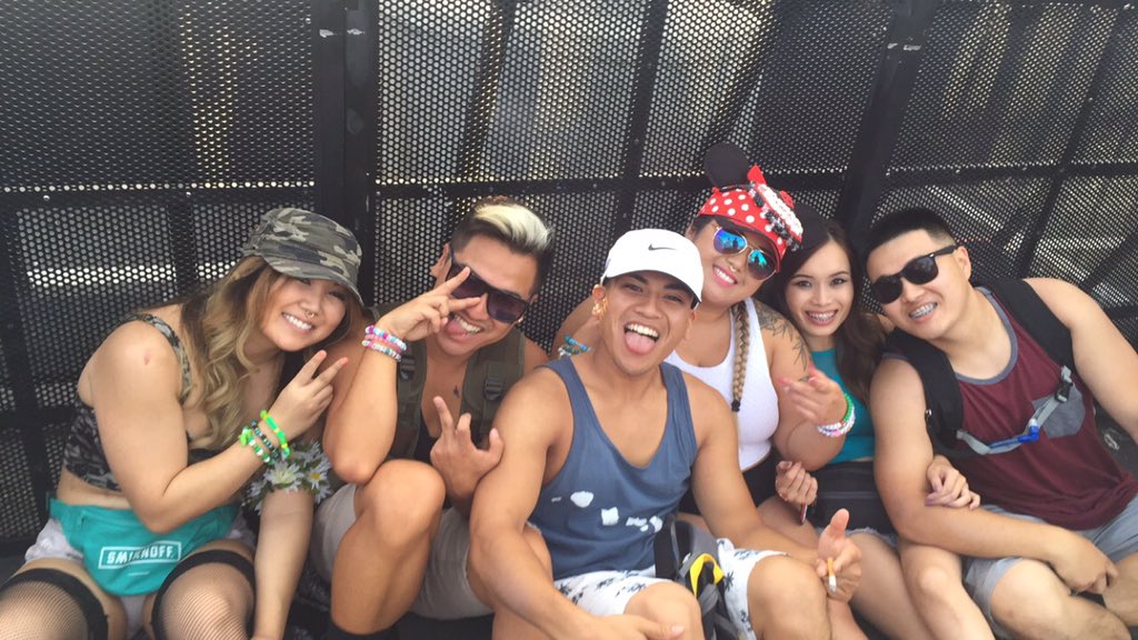 franskeeet's tweet photo. But let's bring it back to when we all couldn't hang the first day at #Beyond2015 👀💛✌🏼️😏 https://t.co/BE43cP4iuO