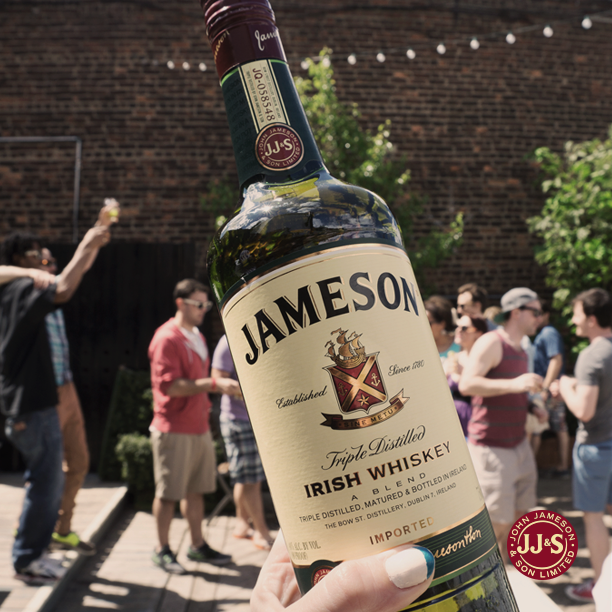 Jameson_es's tweet photo. Hoy haré lo mismo que cada viernes: ¡celebrar! #Jameson https://t.co/21ijYNA0KX