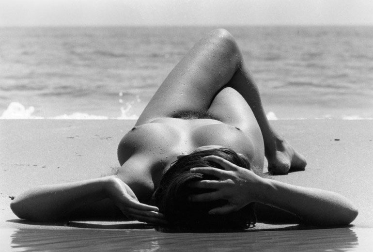 flowrco's tweet photo. Hey, on te donne 3 bonnes raisons de ne pas rater l'expo de Clergue au @GrandPalaisRmn https://t.co/gVt25Gb0mY #expo https://t.co/pkOu1d4vSz