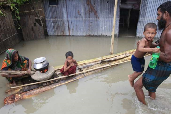 gecko39's tweet photo. Climate displacing more people than war?
#COP21 #EarthToPlanet #ActOnClimate #VisionZero
https://t.co/ml2oOQ4GC9 https://t.co/N3Psp9ZGDM