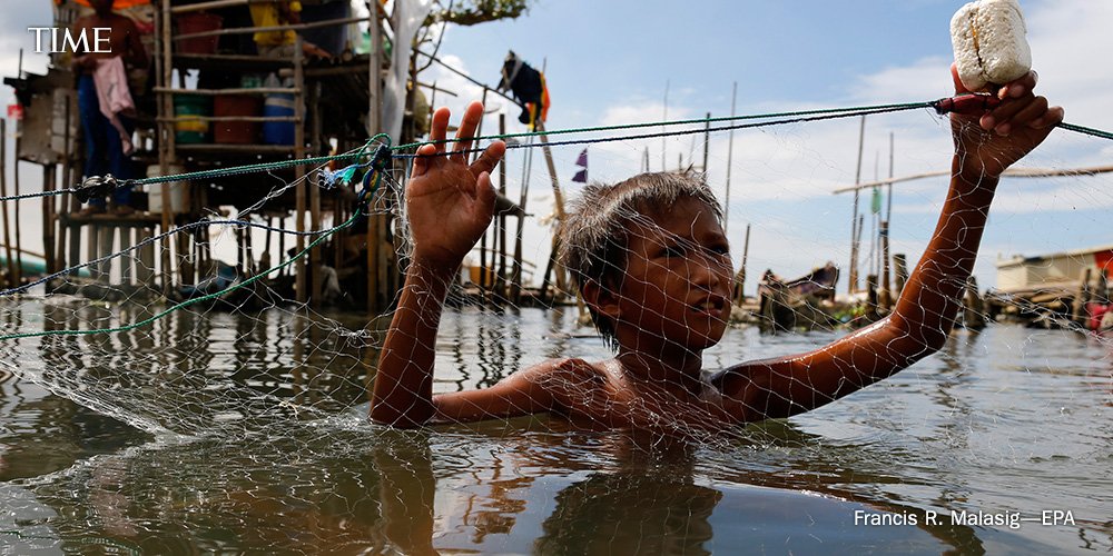 TIME's tweet photo. Category 3 Typhoon Melor hits the Philippines https://t.co/73Ev2k5u9F https://t.co/1wPQqJdCLK