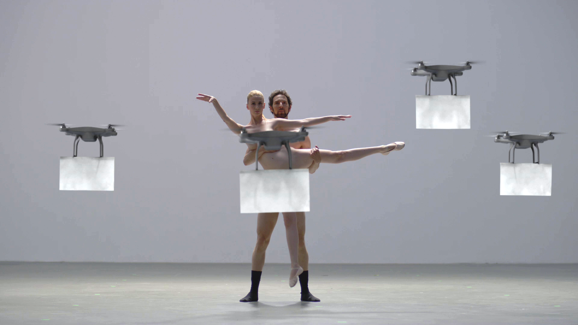 Dews 親切な ドローン が ヌードバレエダンサーの アソコ を隠す ソーシャルショッピングサイト Buyma Cm動画が話題 ダンス情報サイト Dews デュース T Co Iy9aik0157 T Co Skkgoa7t66 Twitter