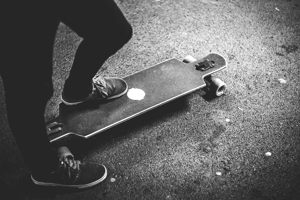 PsynapsisSnaps's tweet photo. Shot some snappy longboard photos on Friday night at the Sheffield uni longsox meet. https://t.co/G0Yr64Bjwc