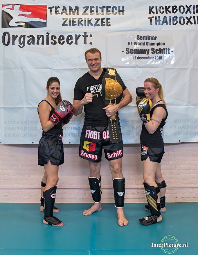 ZierikzeeTweets's tweet image. Link naar foto's seminar Semmy Schilt bij Zeltech van @InterPicturenl staat nu op Zierikzee-Monumentenstad.nl.