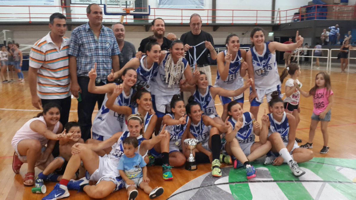 LigaFederalFem's tweet photo. #TFFB2015 Vélez se consagró campeón del Federal Femenino
https://t.co/hbxqlNZsxC https://t.co/VCK0ydr8IC