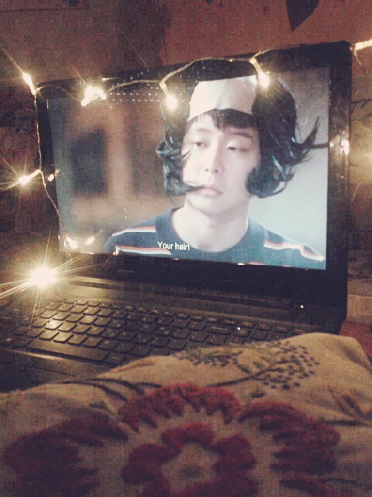 BubbleElenia's tweet photo. Rewatching my favorite drama #TheGirlWhoSeesSmells ๐๐๐, while getting into Christmas spirit!!!๐๐โ #HowDoYouViki https://t.co/6qQmPTwIrx