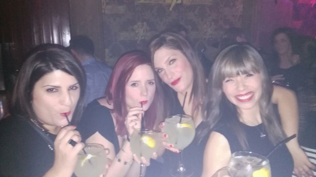 nereg29's tweet photo. Gran noche!!! @LaPosadaAnimas @Beaa89 @marty7006 @Vane26_10 https://t.co/nKDcTbcnJO